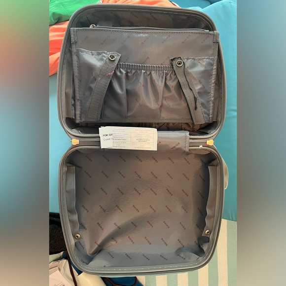 Swiss Hard case cosmetics or toiletry bag - Picture 4 of 4